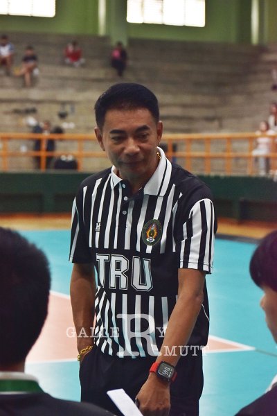 20251118-volleyballl-PM-T112.jpeg