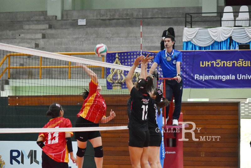 20251120-volleyballl-AM-101.jpg