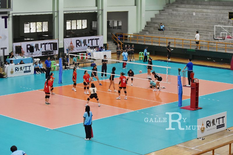 20251120-volleyballl-AM-102.jpg