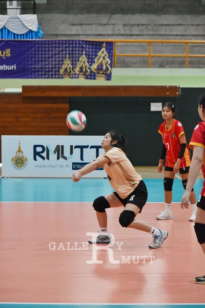 20251120-volleyballl-AM-T-106.jpg
