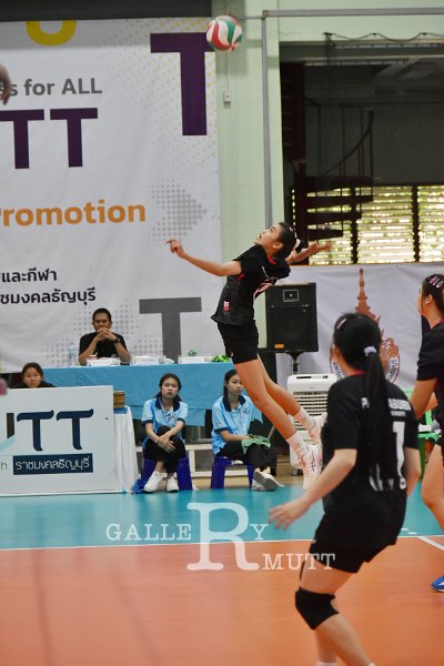 20251120-volleyballl-AM-T-125.jpg