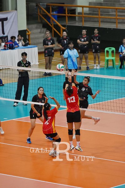 20251120-volleyballl-AM-T-133.jpg