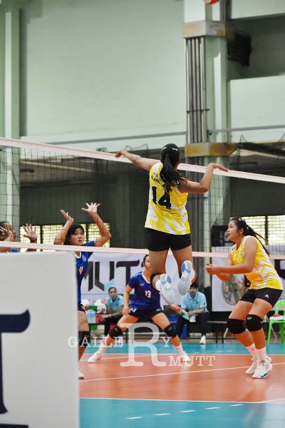 20251120-volleyballl-AM-T-165.jpg