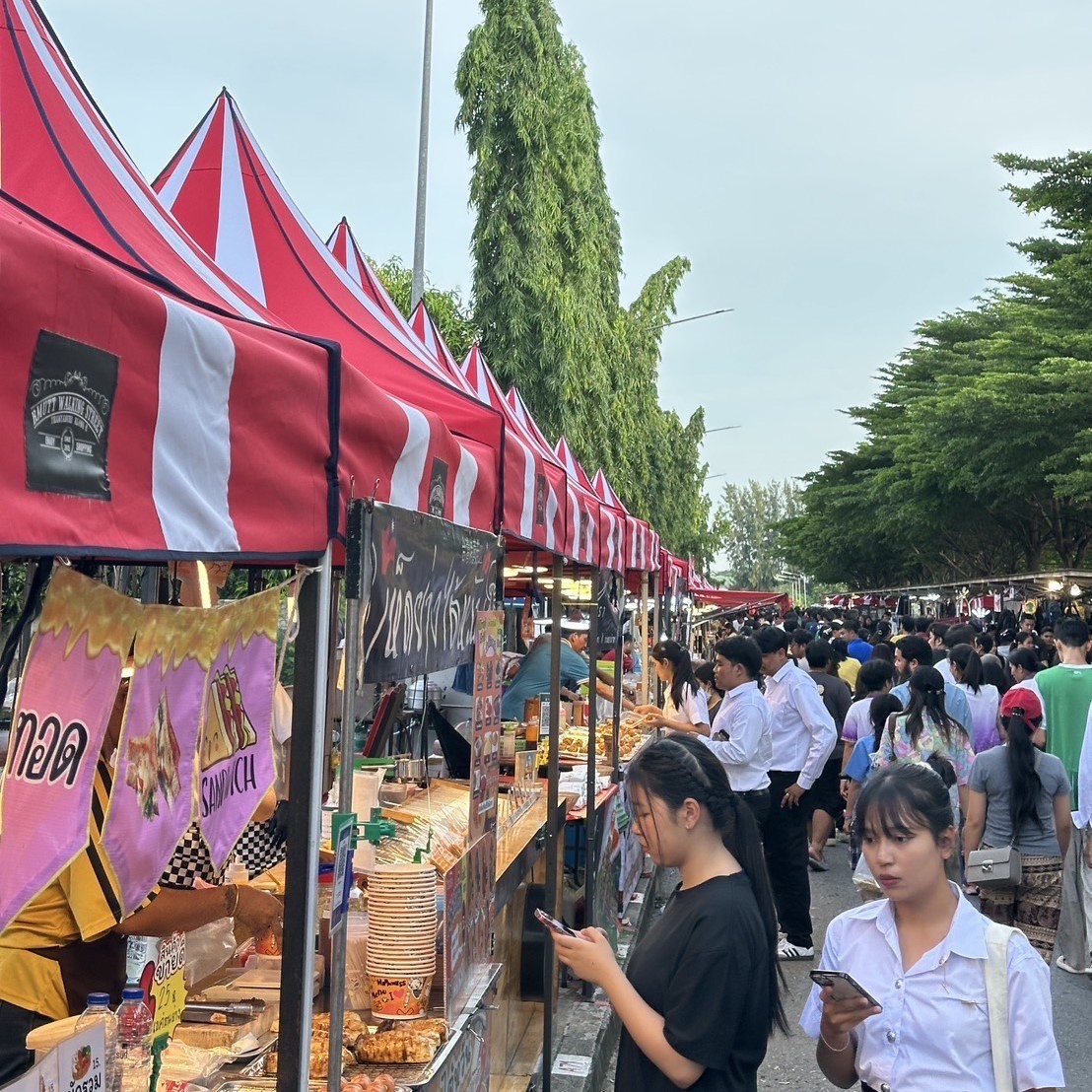 20251104-walking-street-04