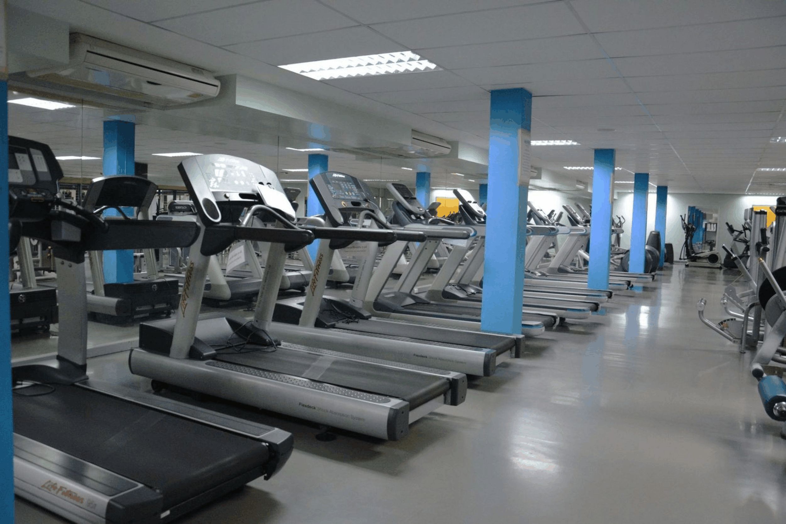 ศูนย์ออกกำลังกายฟิตเนส Fitness Center