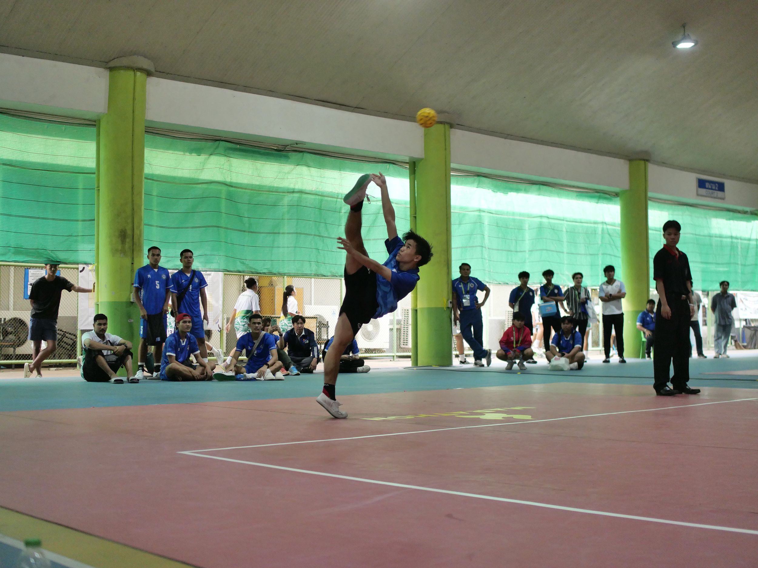 ภาพบรรยากาศการแข่งขันเซปักตะกร้อ “ธัญบุรีเกมส์” วันที่ 18 พฤศจิกายน 2568 รอบบ่าย