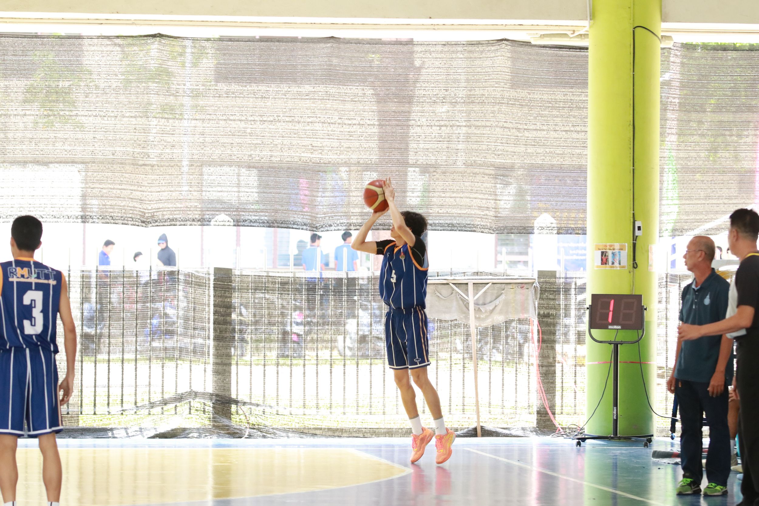 ภาพบรรยากาศการแข่งขันบาสเกตบอล “ธัญบุรีเกมส์” วันที่ 19 พฤศจิกายน 2568 รอบเช้า